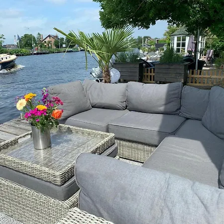 At The Water, Fire Place, Boat And Sup Rent, Near Amsterdam آلسمير