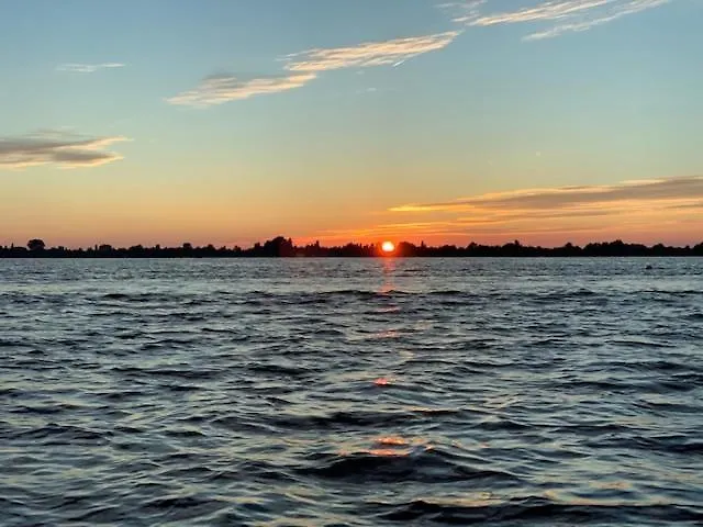 At The Water, Fire Place, Boat And Sup Rent, Near Amsterdam Vakantiehuis