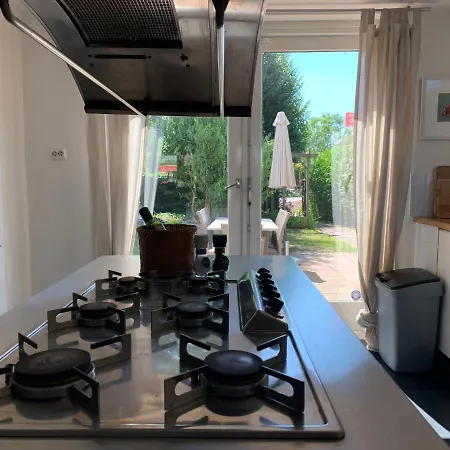 At The Water, Fire Place, Boat And Sup Rent, Near Amsterdam آلسمير