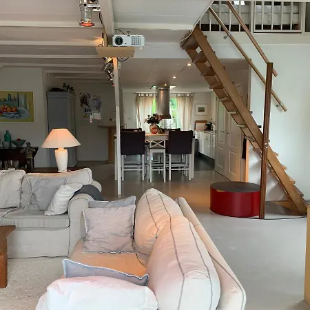 At The Water, Fire Place, Boat And Sup Rent, Near Amsterdam بيت للعطل *