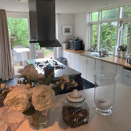 At The Water, Fire Place, Boat And Sup Rent, Near Amsterdam بيت للعطل *